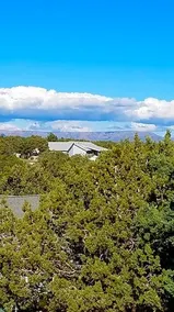 Ronnie's Resort - Image 5