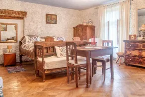 REVERIA GUESTHOUSE - Image 2