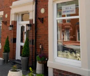 Sunholme Guest House - Image 2