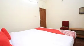 Maharaja Comforts By OYO Rooms - Image 4