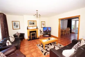 Killarney Holiday Home Luxury by Lakes - Image 3