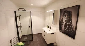 Modern apartment with seaview - Image 2