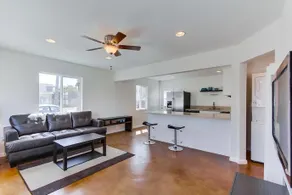 Charming Cozy Ocean Beach Cottage - Image 5