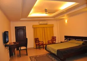 Hotel The Grand Raj - Image 2