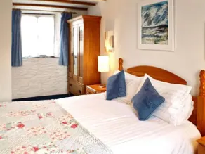 Cottage With Countryside Views - Image 2