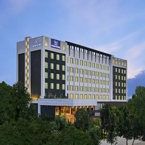 Crystal Sarovar Premiere Agra - Image 5