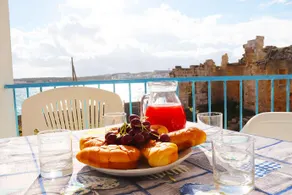 Holiday Apartment With Air Conditioning And Panoramic Sea View Pets Allowed - Image 1