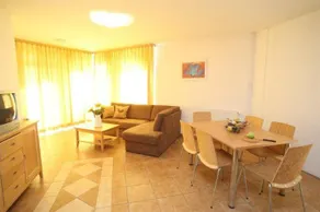 Lelle Park Apartmanhaz - Image 5