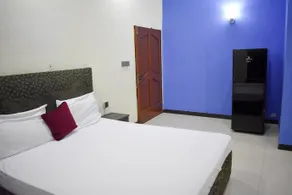 Hotel Four Season Inn - Image 5