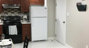 Clean, Beautiful & Modern 2 bedroom apartment - Image 2