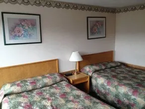 Knights Inn Kitchener - Image 5