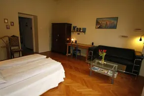Green Garden Apartment - Image 2