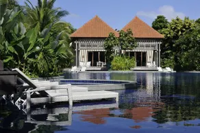 RESORTS WORLD SENTOSA - BEACH VILLAS - Image 5