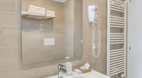 Apartaments Suites Ambassador - Image 5