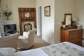 Rebleen Guest House - Image 4