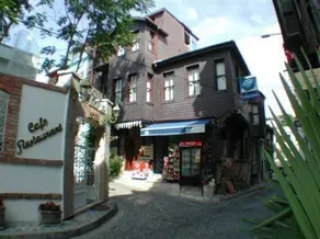 Sultanahmet Wooden House - Image 4