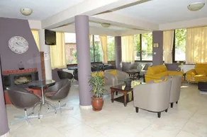 Minaides Hotel - Image 2