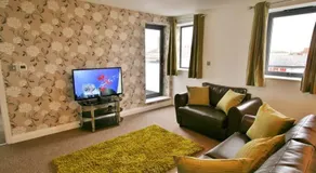 Warwick Place Apartments - Image 3