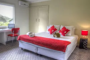 Country Place - Image 4