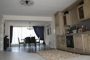 Rose Garden Hotel - Image 5