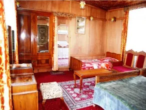 Howrah Houseboat - Image 5
