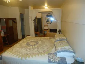 Boutique Waterfront Lodge - Image 5
