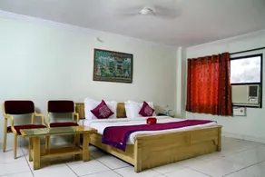 Hotel Supreme Parkview - Image 4