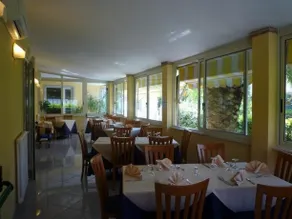 Hotel Riva Pietrasanta - Image 3