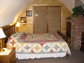 Carmel Cottage & Loft - Image 3