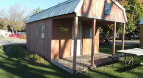O'Connell's Yogi Bear Lakefront Cabin - Image 4