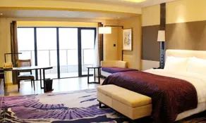 Wuhan Liantou Penisula Hotel & Resort - Image 4