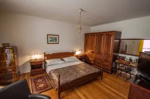 Sunshine Apartments - Image 2