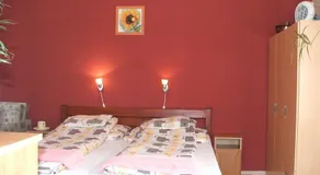 Napsugar Vendeghaz - Image 3