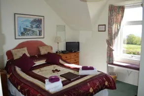 Viewbank Guest House - Image 4