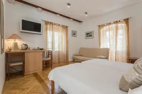 Carrara Accommodation - Image 4
