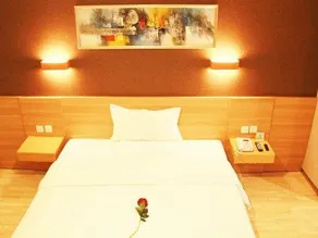 7 Days Premium (Chengdu Pixian Xiqu Avenue) - Image 5