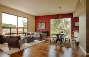 VE Contemporary Classic 2 Br Townhouse by RedAwning - Image 4