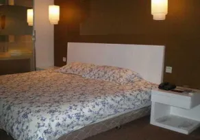 Motel168 Shenzhen Hongling Road Inn - Image 5