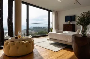 Ubér Luxury Sea-View 6/7 Bedroom & 8 Bathroom - Image 2