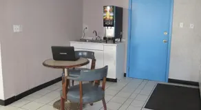 Prime Motel - Image 3