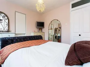 Veeve 2 Bed Maisonette Wontner Close Islington - Image 4