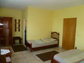 Yaneva Hotel - Image 4