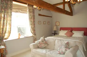Home Barn Bed and Breakfast - Image 5