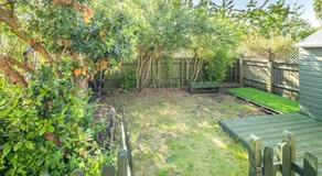 Stylish 3 bedroom house - FASTEST WIFI and Jacuzzi Bath - Image 4
