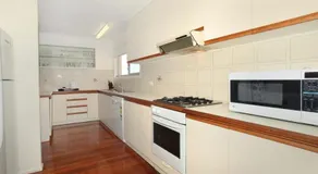 32 Barra Crescent, Coolum Beach. Bond 500, FOXTEL, WIFI, Linen Supplied - Image 4