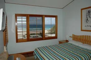 Claytons on Cylinder Beach Front - Image 2