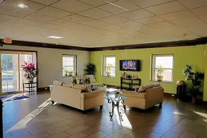 HomeTowne Studios Richmond, VA – W Broad St - Image 3