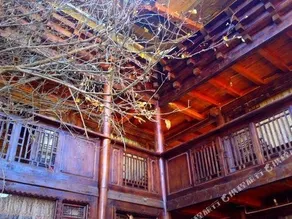 Above The Moon Inn - Image 5