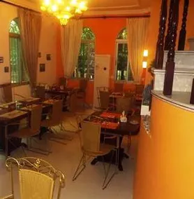 Remy's Garden Hotel - Image 4
