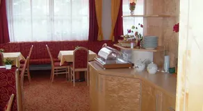 Double room, shower, toilet, facing the mountains - Image 5